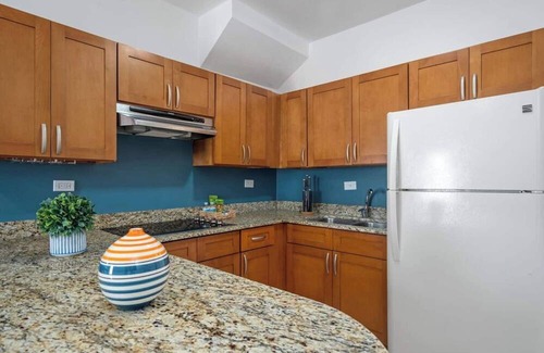 Eleanor Roosevelt Apartamento | Steps to the Sand | On-site Parking | by Otium