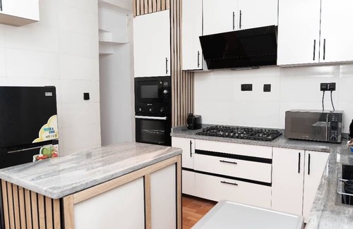 Ajah Apartamento | Modern Luxe Apartment w/Gym & Pool