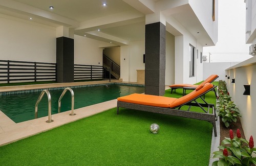 Ajah Apartamento | Modern Luxe Apartment w/Gym & Pool