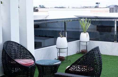 Ajah Apartamento | Modern Luxe Apartment w/Gym & Pool