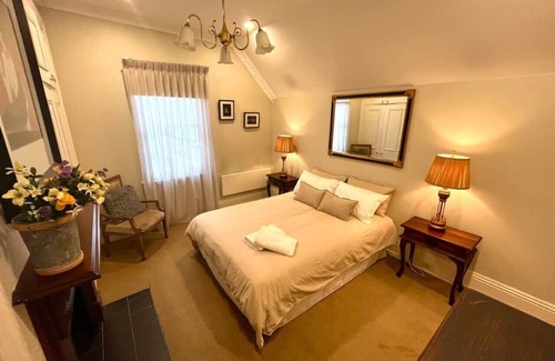 Albury Apartamento | Porters Cottage Grande (two units)