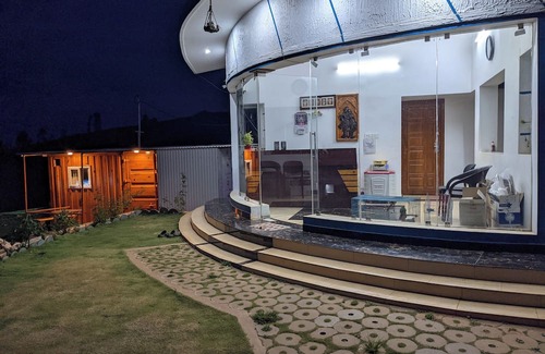 Ooty Cabaña | Beautiful 7 Separate bedroom cottage and container wood house in Ooty