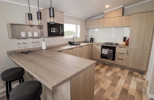 Hasguard Cross Cabaña | DOLPHIN, family friendly, with a garden in Broad Haven