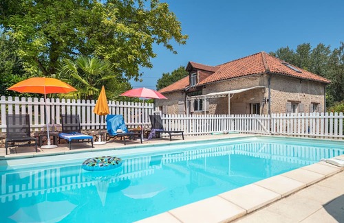 Limeyrat Casa | Charming House with Private Heated Pool/Enclosed Grounds