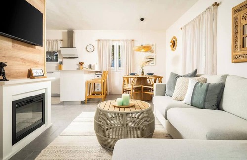 Teulada Apartamento | Charming 2-bedroom with sea views, pool and tennis
