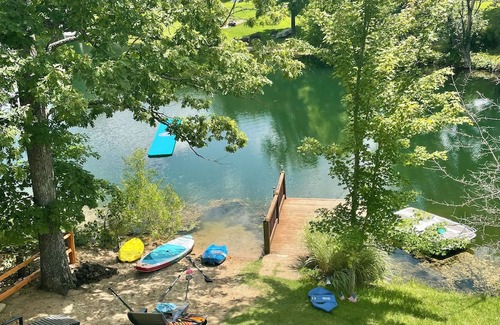Bonne Terre Casa | Serene retreat with lake views. Long-term rental and family friendly.