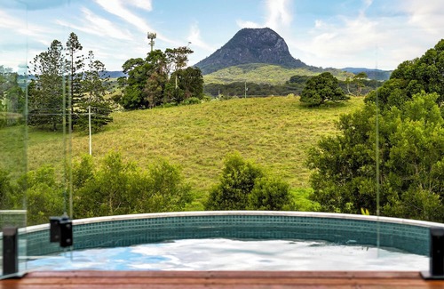 Pinbarren Casa | The Lodge at Pinbarren with Mountain Views & Pool