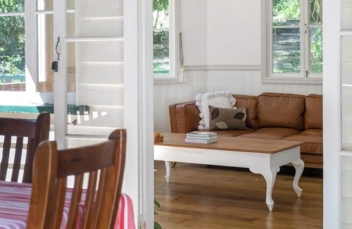 Pinbarren Cabaña | Reconnect with the earth and each other in this private 1920’s haven.