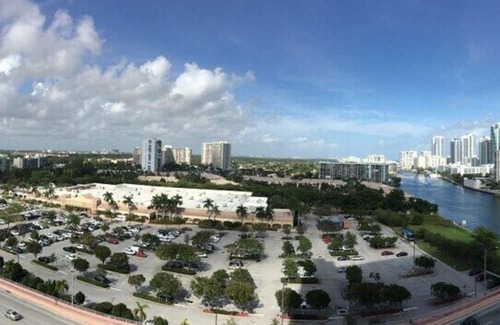 Hallandale Beach Apartamento | BeachWalk Condo with Beach Club, 2bed 2bath