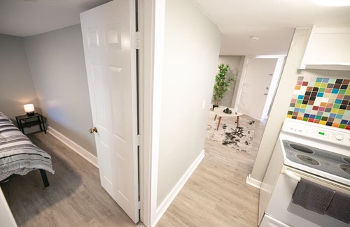 Lake Eola Heights Cabaña | Charming DT Orlando cottage in brilliant location w/ fast WiFi, AC, Pet Friendly