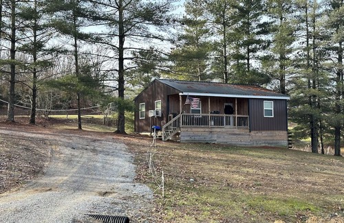 Wallingford Casa | Lazy Lake Cabin 1! Pet Friendly