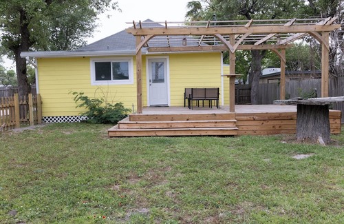 Aransas Pass Casa | Immerse yourself in the comfort of this charming home in Aransas Pass!