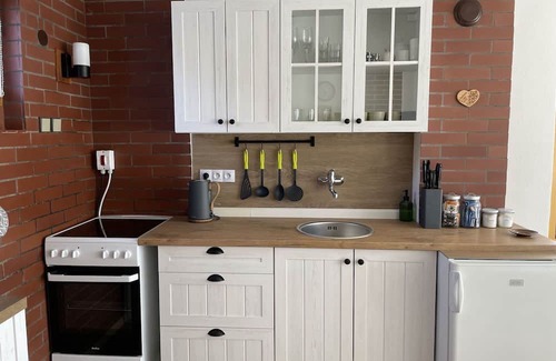 Branzez Casa | Wonderful private villa for 6 people with WIFI, balcony, pets allowed and parking
