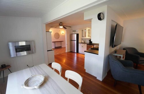 Brights Grove Casa | Fully Furnished Lakeside Living in Bright's Grove!