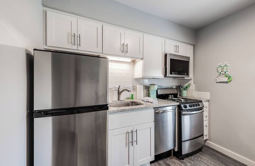 Port Aransas Condominio | Cozy Studio Large Pool w/ a Private Courtyard and a 5 Min Walk to the Beach
