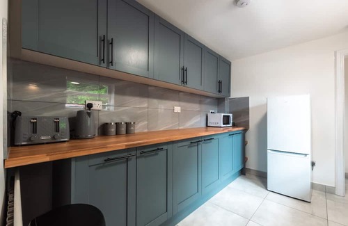 Southampton Casa | Monthly Savings - 4 Beds - Sleeps 8 - Free Parking