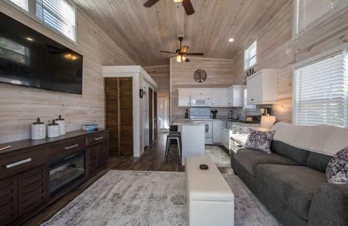 Upward Cabaña | Cozy Haven Cottage~$375 Free Activities Daily