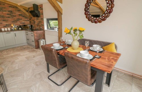 Okehampton Cabaña | WINDY WILLOWS, pet friendly, with open fire in Okehampton