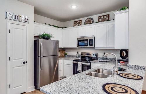 San Antonio Casa | Amazing 3 Bed 2 Bath Walk to Everything 6 Flags is Minutes Away