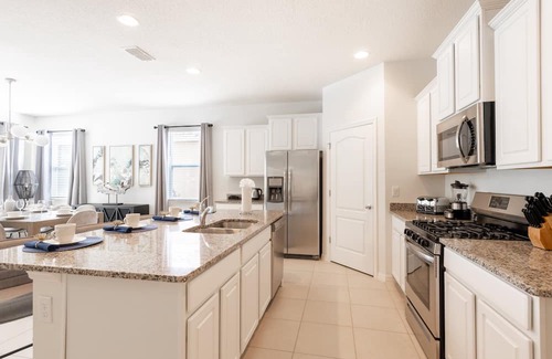 Loughman Casa | Relaxing 6 Bed Pool Home Great Location-5268OA