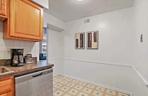 Evanston Apartamento | Tranquil 3BR/2BA Escape in Ideal Location