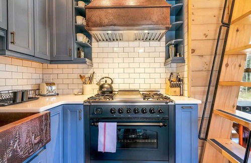 Penobscot Cabina | Modern & cozy cabin on 6 acres, ~45 mins to Acadia