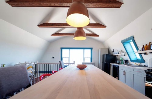 Port Maitland Casa | Newly Renovated Beach Barn 5 minute walk for wonderful Port Maitland beach