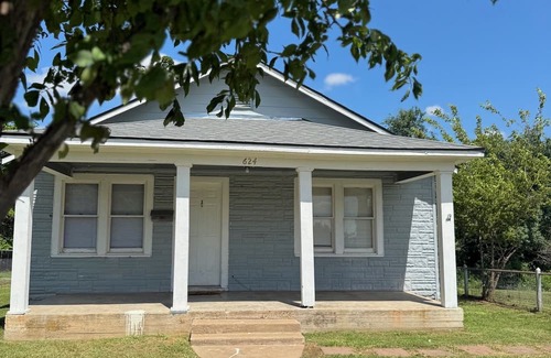 Chandler Casa | The Historic Hideaway - Charming home on iconic Rout 66 in Chandler, OK