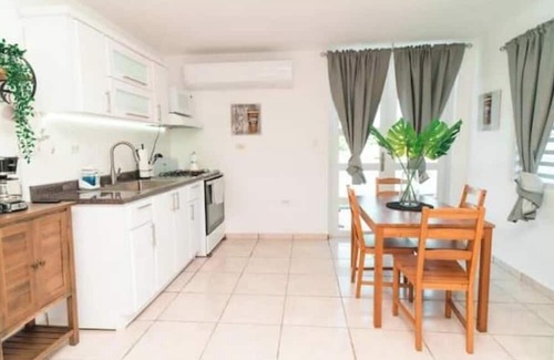Hoyo Mulas Casa | Charming 2-bedroom house with WiFi, AC in wonderful Carolina