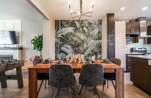 Southeast Edmonton Casa | Jungle themed house for groups up to 13