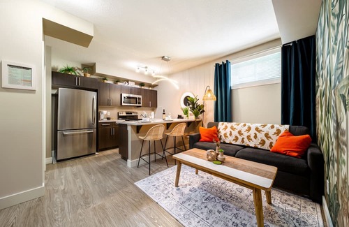 Southeast Edmonton Casa | Jungle themed house for groups up to 13