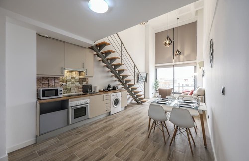Simancas Apartamento | Duplex lujoso en barrio tranquilo