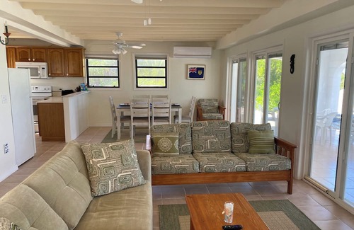 Whitby Cabaña | Spectacular 2bdrm/2bath beachfront cottage on Whitby beach North Caicos