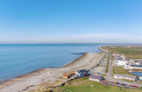 Dinas Dinlle Apartamento | 2 bedroom accommodation in Caernarfon