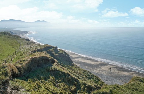 Dinas Dinlle Apartamento | 2 bedroom accommodation in Caernarfon