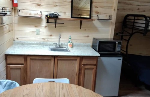 Fillmore Cabina | Cozy pet and family friendly cabin in Fillmore