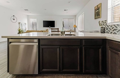 Tesuque At Gila Springs Casa | 3 Bedrooms 3 Baths New Build House In Chandler W/Community Pool & Hot Tub