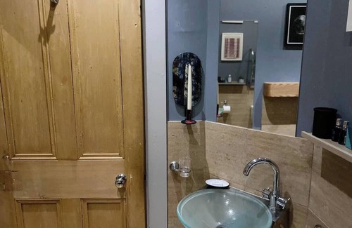 Leith Cabaña | Charming & secluded cottage in the heart of Leith
