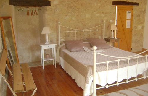 Castelnau-de-Montmiral Cama Y Desayuno | Quiet Tilleul guest house at "La Boriette" for nature lovers