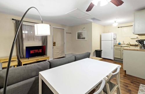 Maplewood Apartamento | Ground-Floor Forest Park Studio | Parking, Washer/Dryer & Fast Wi-Fi
