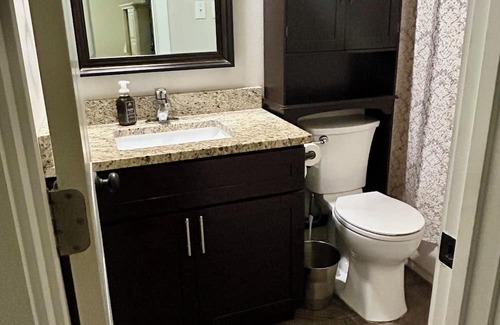 Anderson Mill Casa | Cozy 2BR Retreat with Home Gym and Desks in Safe NW Austin Near Parks