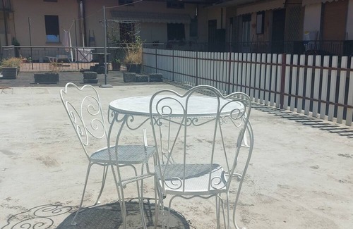 Borgomanero Apartamento | St. John House. Downtown apartment, pets allowed