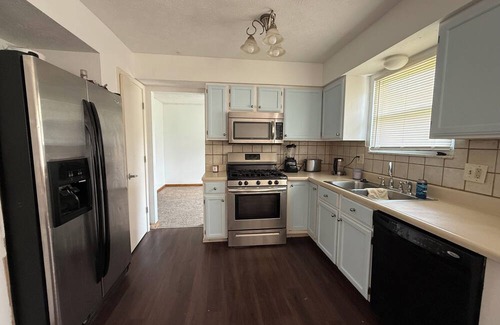 Reynoldsburg Casa | Most Wanted Home Away Home