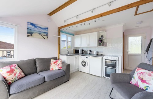 Hayle Chalet De Esquí | ChyAnTowan - Two bedroom beach chalet 5 minute walk across dunes to Hayle Beach