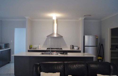 Baldivis Casa | Spacious 4 Bedroom Baldivis Home – Sleeps 8 Comfortably