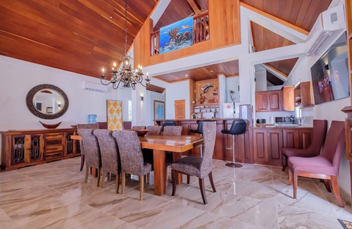 San Pedro Casa | Wake Up in Paradise- Luxe Beachfront Living with Stunning Ocean Views