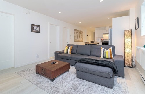Saanichton Casa | Welcome to your cozy home away from home just 25 minutes from downtown Victoria!