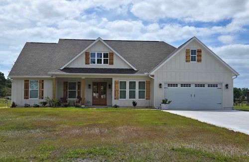 Kingsland Casa | Tranquil 3-bed house in Kingsland. Centrally located for adventures & relaxing,