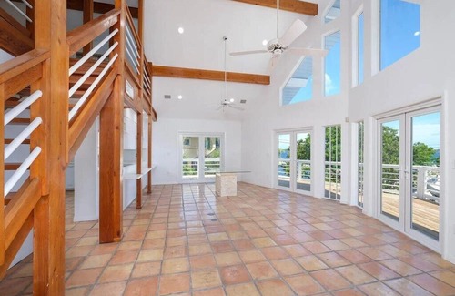 Key Largo Casa | Large Ocean Front, Loft House with 3 beds, 2 baths in Key Largo with Boat Dock