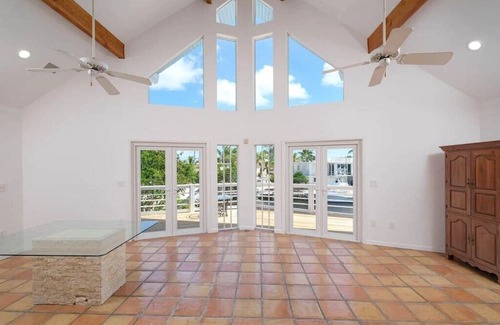 Key Largo Casa | Large Ocean Front, Loft House with 3 beds, 2 baths in Key Largo with Boat Dock